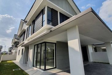 Reesia Elmina Garden