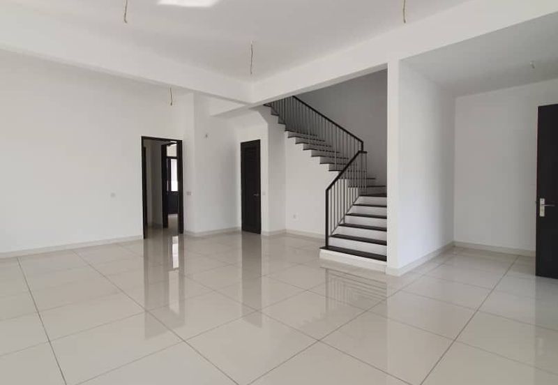 Reesia Elmina Garden