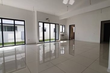 Reesia Elmina Garden