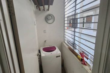 Dahlia Court Apartment