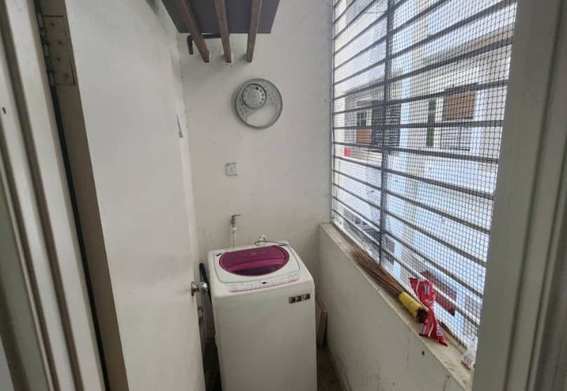 Dahlia Court Apartment