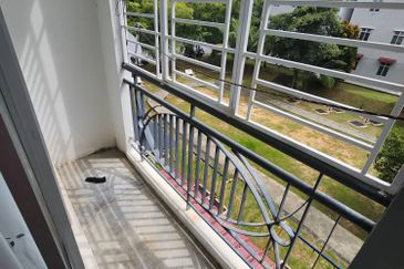 Dahlia Court Apartment