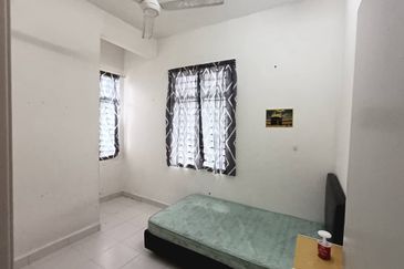 Dahlia Court Apartment