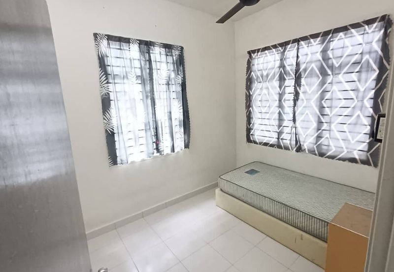 Dahlia Court Apartment