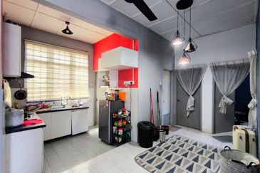 Dahlia Court Apartment