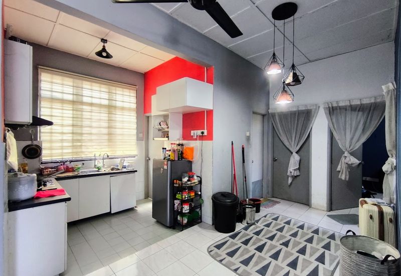 Dahlia Court Apartment