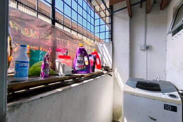 Dahlia Court Apartment