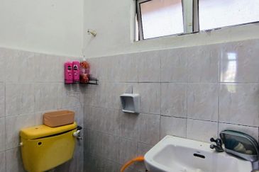 Dahlia Court Apartment