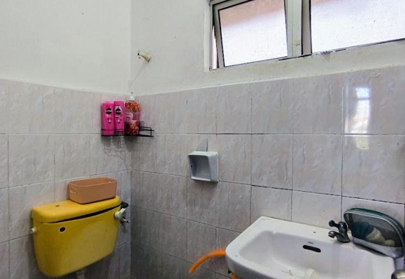 Dahlia Court Apartment