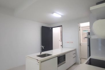 Aurora Tower @ Eco Sky