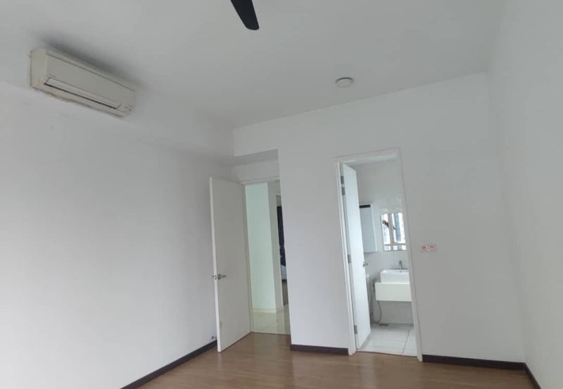 Aurora Tower @ Eco Sky