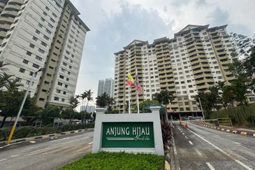 Anjung Hijau (Greenfield Apartment)