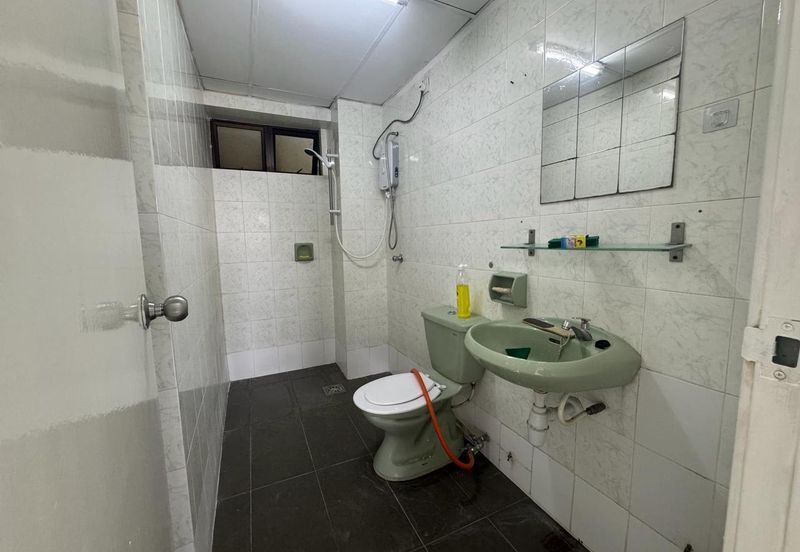 Anjung Hijau (Greenfield Apartment)