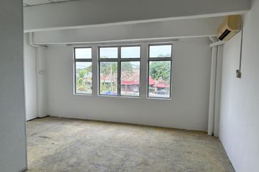 FOR RENT: 1st Floor Shop Lot Taman Seri Duyong Ayer Molek Melaka