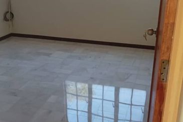 FOR RENT: 1st Floor Shop Lot Muzaffar Shah Ayer Keroh Melaka