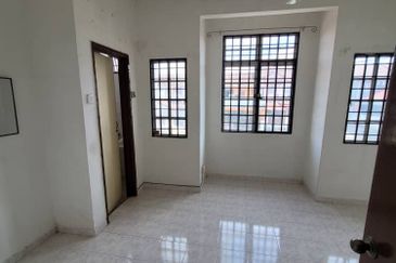FOR RENT: 2 Storey Terrace Seksyen 12 Puncak Alam Selangor