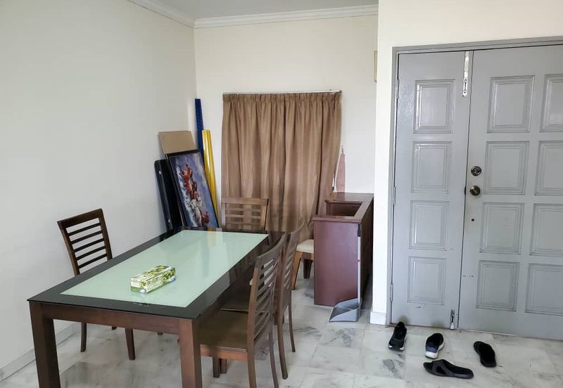 Endah Regal Condominium