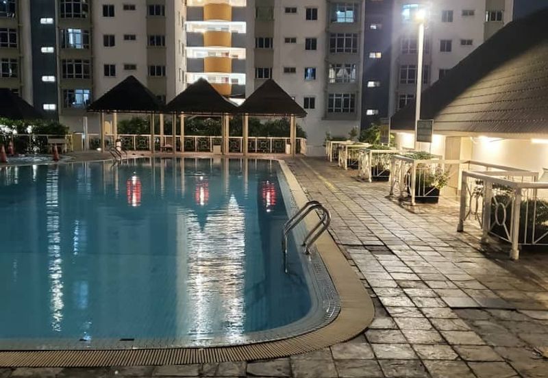 Endah Regal Condominium