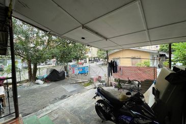 FOR SALE: Tanah Lot & Rumah Kampung Pandan Kuala Lumpur