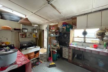 FOR SALE: Tanah Lot & Rumah Kampung Pandan Kuala Lumpur