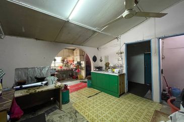 FOR SALE: Tanah Lot & Rumah Kampung Pandan Kuala Lumpur