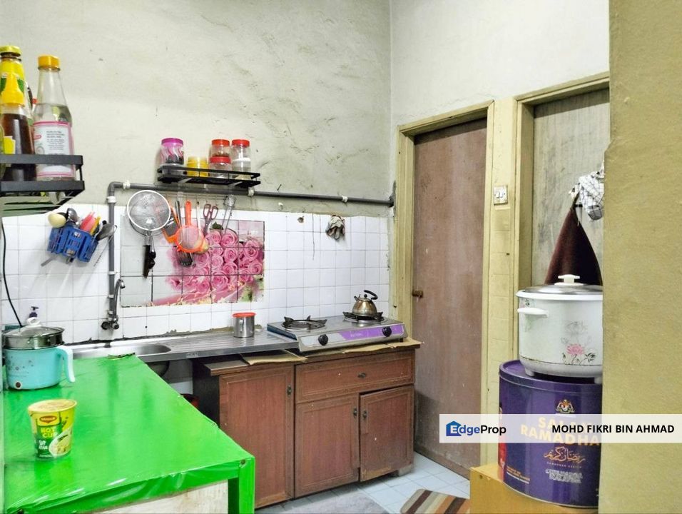 FOR SALE: Shop Apartment Taman Kosas Ampang Selangor, Selangor, Ampang