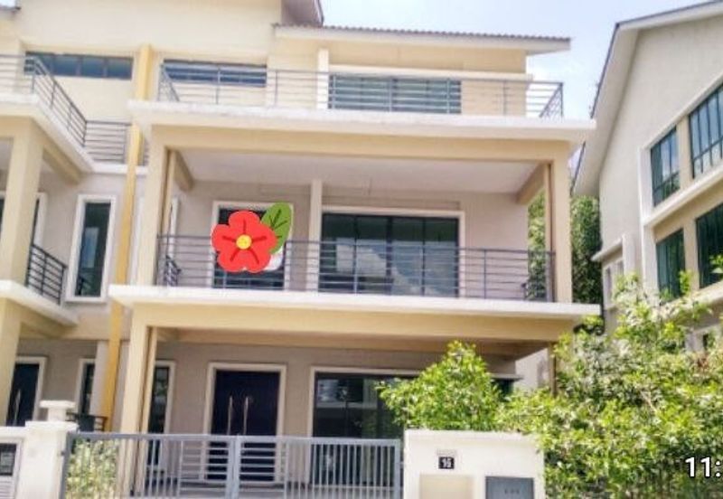 ~ 2.5 STOREY SEMI DETACHED UNIT  AT BUKIT MAHKOTA CHERAS FOR SALE