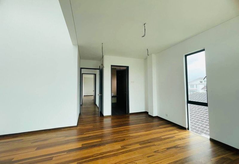 ~ NEW MODERN 2.5 STOREY BUNGALOW, TAMAN UNIVERSITI BANGI NEAR GMI AND UKM