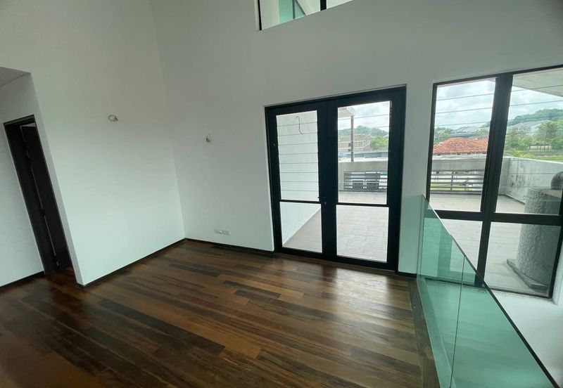 ~ NEW MODERN 2.5 STOREY BUNGALOW, TAMAN UNIVERSITI BANGI NEAR GMI AND UKM