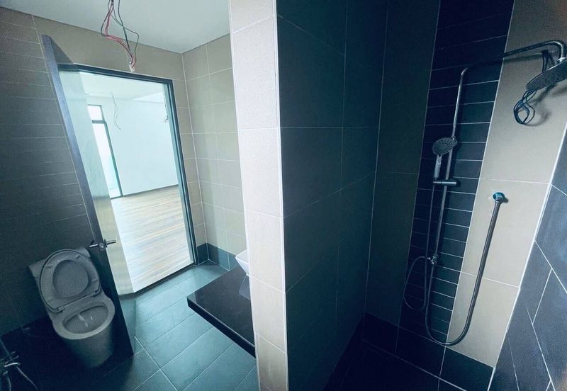 ~ NEW MODERN 2.5 STOREY BUNGALOW, TAMAN UNIVERSITI BANGI NEAR GMI AND UKM