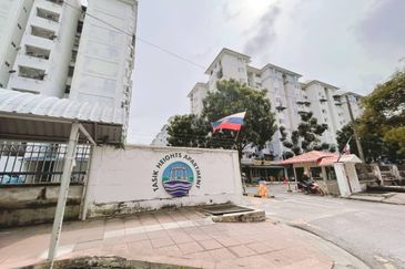 Tasik Heights Apartment