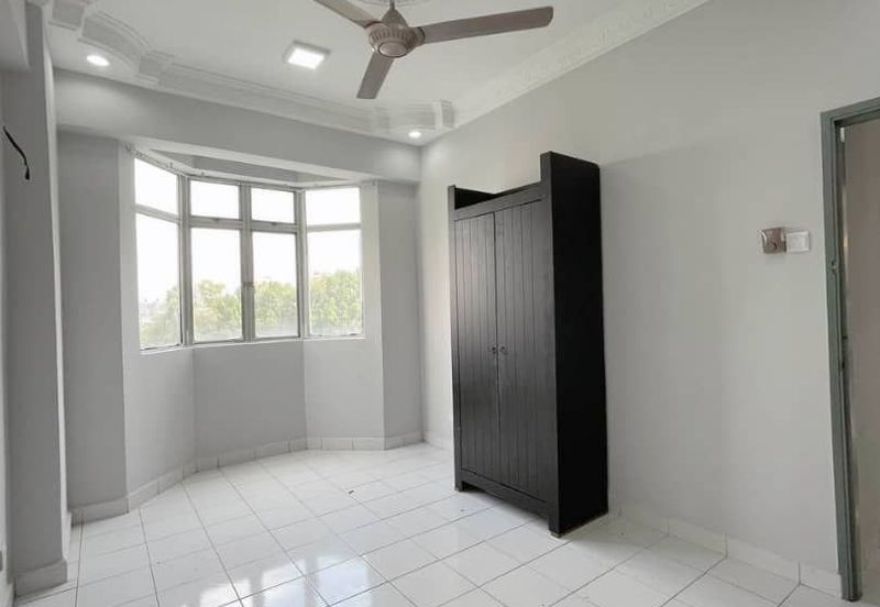 Tasik Heights Apartment