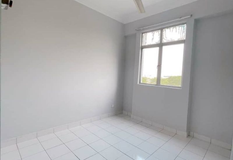 Tasik Heights Apartment