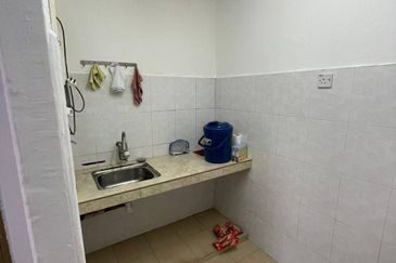 ~ Flat Kelumpuk Melati AU3 Keramat