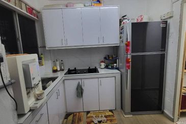 ~ 1 UNIT APMT RAKYAT DESA PANTAI ( BANGSAR SOUTH) FOR SALE