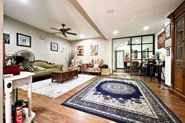 ~ Seksyen U10 Subang Impian Shah Alam Double Storey FULLY RENOVATED + EXTENDED KITCHEN