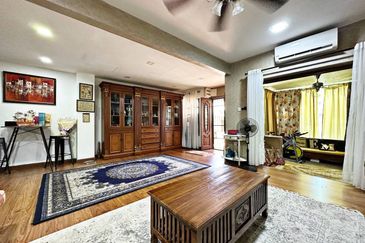 ~ Seksyen U10 Subang Impian Shah Alam Double Storey FULLY RENOVATED + EXTENDED KITCHEN