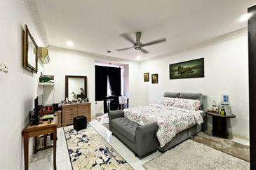 ~ Seksyen U10 Subang Impian Shah Alam Double Storey FULLY RENOVATED + EXTENDED KITCHEN