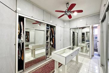 ~ Seksyen U10 Subang Impian Shah Alam Double Storey FULLY RENOVATED + EXTENDED KITCHEN