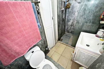 ~ Seksyen U10 Subang Impian Shah Alam Double Storey FULLY RENOVATED + EXTENDED KITCHEN