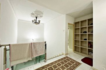 ~ Seksyen U10 Subang Impian Shah Alam Double Storey FULLY RENOVATED + EXTENDED KITCHEN