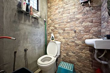 ~ Seksyen U10 Subang Impian Shah Alam Double Storey FULLY RENOVATED + EXTENDED KITCHEN