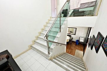 ~ Seksyen U10 Subang Impian Shah Alam Double Storey FULLY RENOVATED + EXTENDED KITCHEN