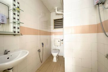 Pangsapuri Damai, Subang Bestari