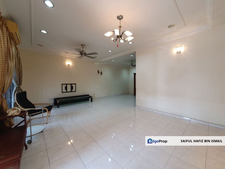 DOUBLE STOREY TERRACE HOUSE UNIT AT JALAN KRISTAL SECTION 7 SHAH ALAM FOR SALE, Selangor, Shah Alam