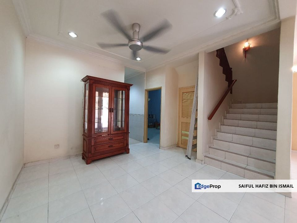 DOUBLE STOREY TERRACE HOUSE UNIT AT JALAN KRISTAL SECTION 7 SHAH ALAM FOR SALE, Selangor, Shah Alam