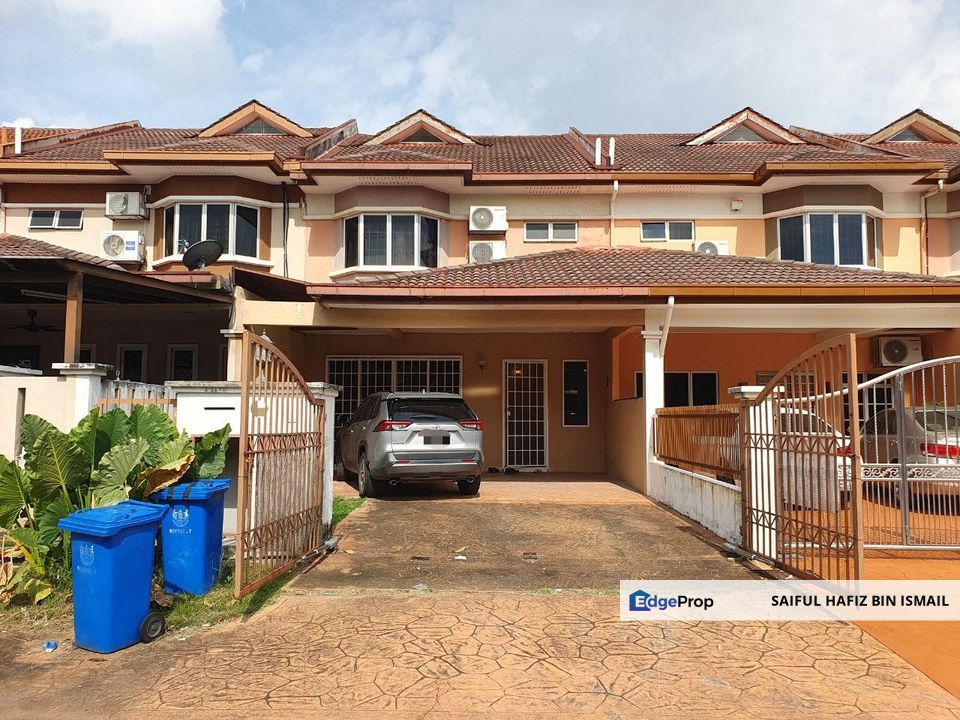 DOUBLE STOREY TERRACE HOUSE UNIT AT JALAN KRISTAL SECTION 7 SHAH ALAM FOR SALE, Selangor, Shah Alam