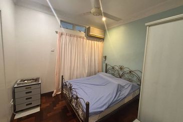 Beautiful 2.5 Storey Home Renovated Extended Well Kept House! Seksyen 7, Shah Alam For Sale!