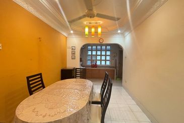 Beautiful 2.5 Storey Home Renovated Extended Well Kept House! Seksyen 7, Shah Alam For Sale!