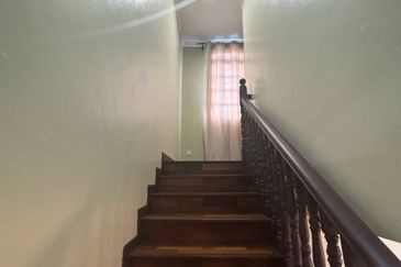 Beautiful 2.5 Storey Home Renovated Extended Well Kept House! Seksyen 7, Shah Alam For Sale!